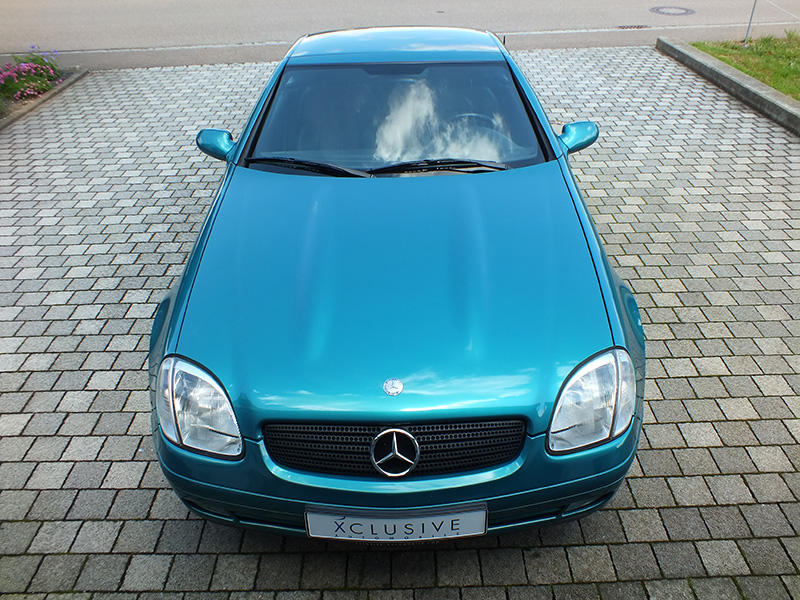 Maße 40x13mm Mercedes Benz Pin SLK R170 glasiert blau 
